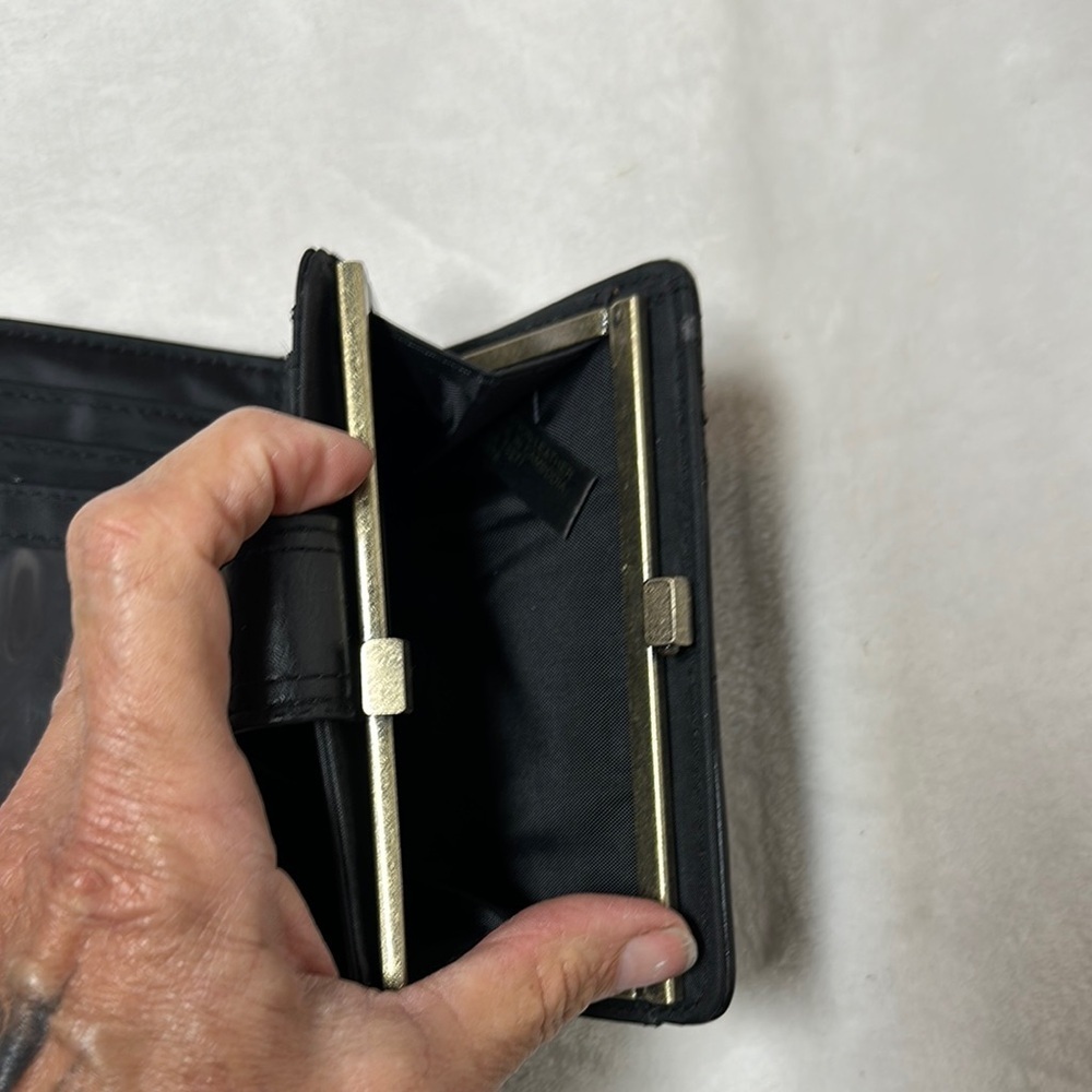 Black  Wallet - Picture 10 of 12